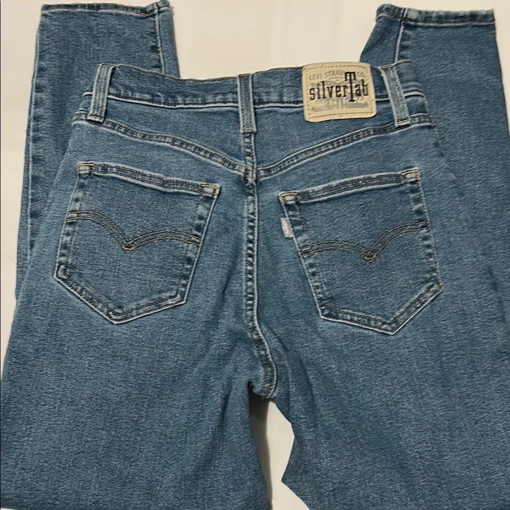 Women's Blue Levis Silver tab Mom Distressed Jeans Size 26 - Picture 3 of 5